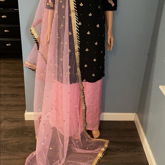 3 piece Indian suit - Picture 4 of 4